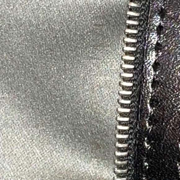 SOLD🎈Vintage FENDI baguette shoulder bag RARE FIND SHE BEAUTIFUL !!! Comes dust - Picture 11 of 13